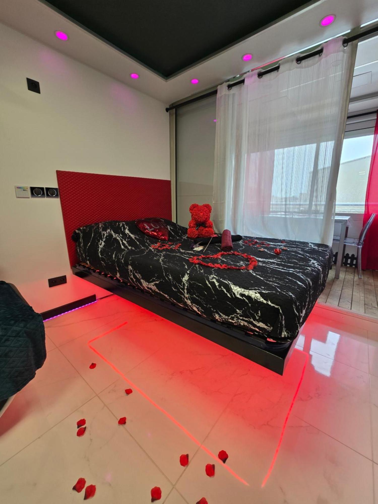C12 Deluxe Apartment Agde Exterior photo